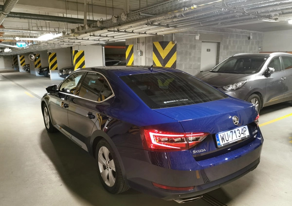 Skoda Superb cena 72500 przebieg: 225000, rok produkcji 2016 z Warszawa małe 56